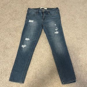 Abercrombie & Fitch NWOT Destroyed Medium Wash Skinny Jeans